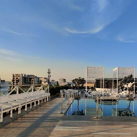 Hotel Centre Point Наґпур Екстер'єр фото