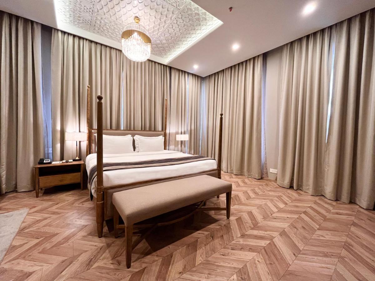 Hotel Centre Point Наґпур Екстер'єр фото